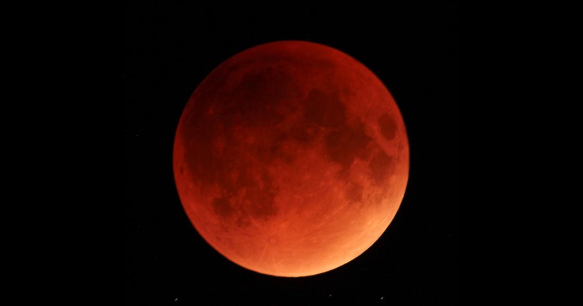 red-blood-moon-day-may-26